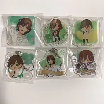 우타프리 아크릴 배지 주레이지