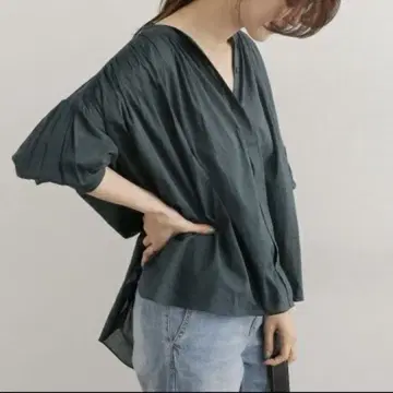 어반 리서치 도어스 코튼 보일 개더 블라우스, 날개 버튼, 넉넉한 핏