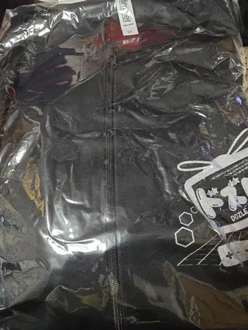 도즈루사 DMM 스크래치 라이트 후드티