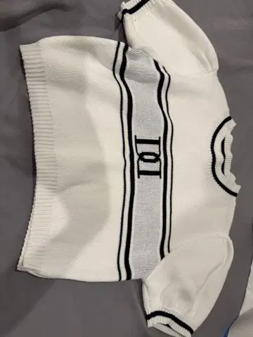 다리치 반팔 니트