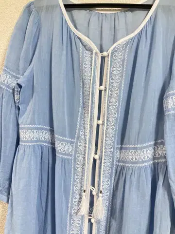 스카이블루 자수 튜닉 5부 소매