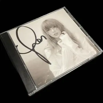 Taylor Swift 친필 사인 포함 CD