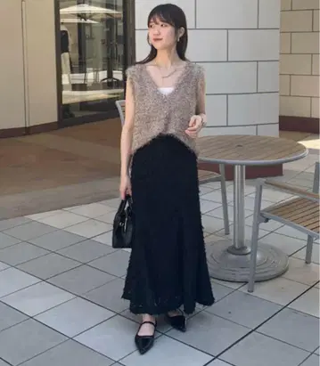 Thevon. 페더 얀 V 넥 베스트