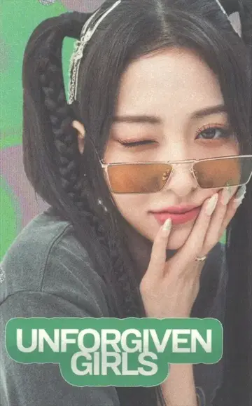 LE SSERAFIM 타워레코드 윤진 언포기븐 라키드로