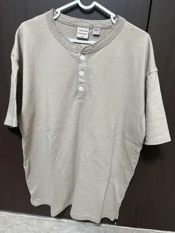 Goodwear 베이지 헨리넥 티셔츠 L 사이즈 그레이지