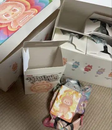 POP MART 에너지 가득! 러브브 행복!