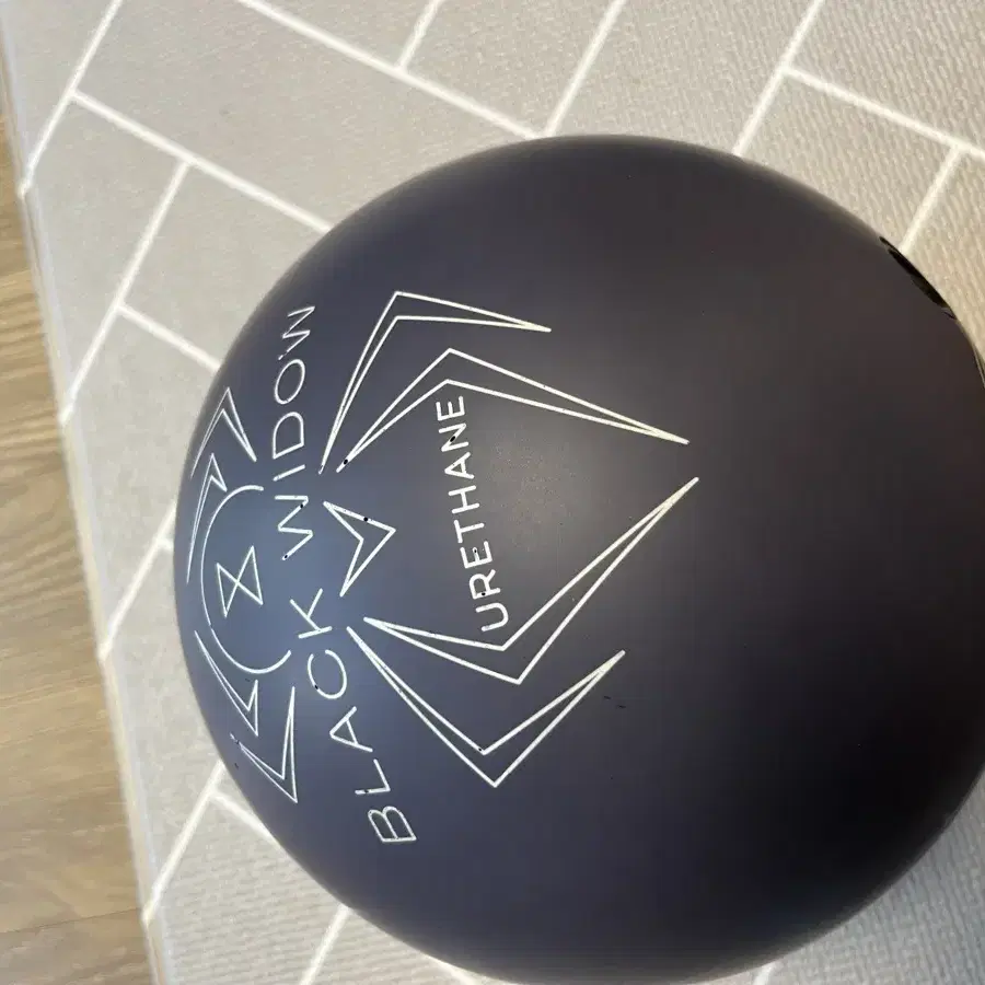 Black Widow Gray Urethane 15 lbs on Bunjang Global Site.
