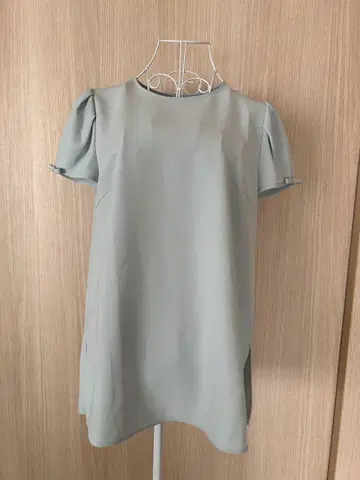 민트 컬러 블라우스 폭시 뉴욕