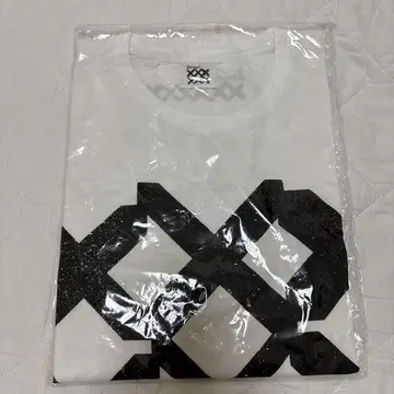 화이트 그래픽 프린트 티셔츠