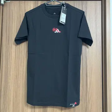 아디다스 반팔 티셔츠 S 블랙 자수