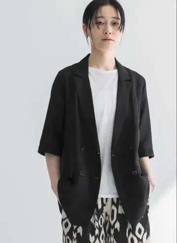 '이지케어' 시어 메쉬 하프 슬리브 자켓