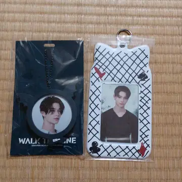 WALK THE LINE 원형 키링 및 카드 홀더