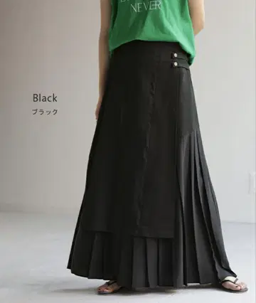 비대칭 블랙 플리츠 스커트