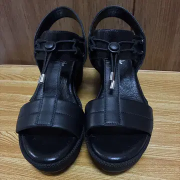 키다리 아저씨. 샌들