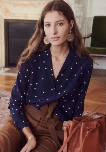 Sezane 네이비 도트 무늬 긴팔 블라우스