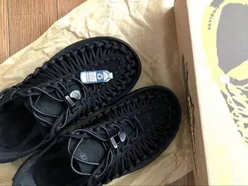 KEEN Uneek W 샌들 BLACK 블랙 검정