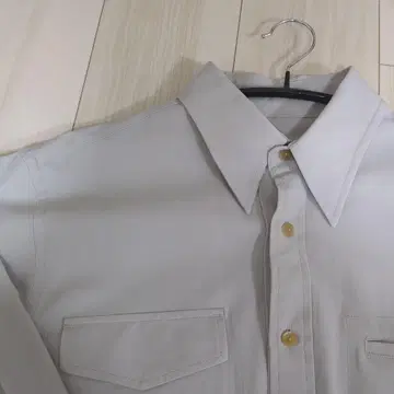 이레니사 플랩 포켓 셔츠