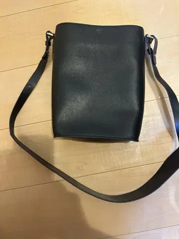 +J 숄더백