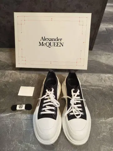 컨디션 최상 Alexander McQueen 통굽 스니커즈