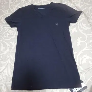새상품 Emporio Armani 블랙 V넥 티셔츠 S