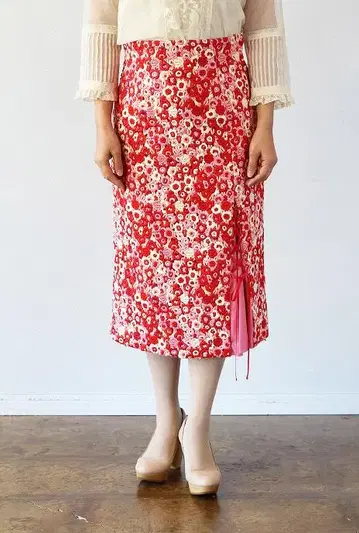 새상품 르루 로제트(leur logette) 자수 스커트