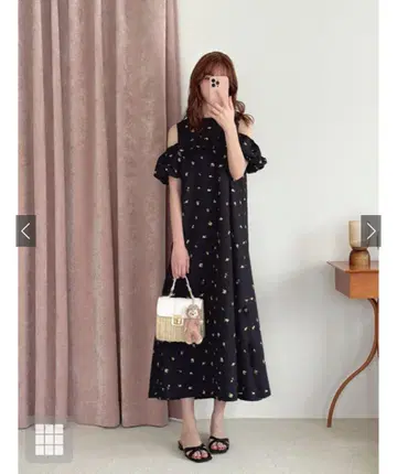 꽃무늬 프릴 오프숄더 원피스 그레일 블랙