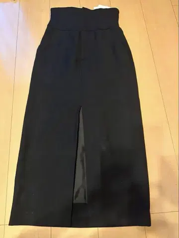 블랙 타이트 스커트 슬릿 개더 허리