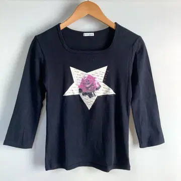 L'EST ROSE 티셔츠 7부 소매 블랙 장미 별