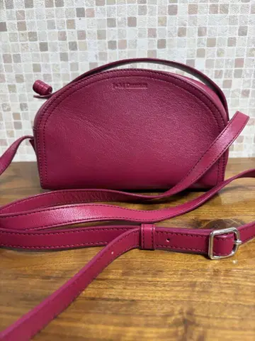 J &M Davidson 가죽 숄더백 라즈베리