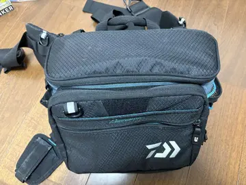 Daiwa 숄더백 블랙 중형