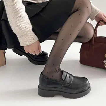 옷장 속의 신발 통굽 로퍼