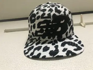 새상품급 New Balance 레오파드 무늬 캡