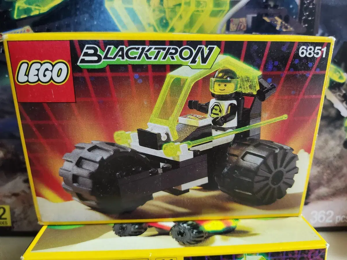 Lego 6851 Blacktron Tri-Wheeled Tyrax