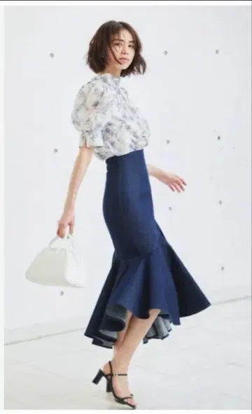 SNIDEL 하이 웨스트 헴 볼륨 스커트