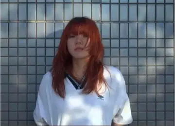 아이묭 착용 엄브로 피케 셔츠 반팔 화이트