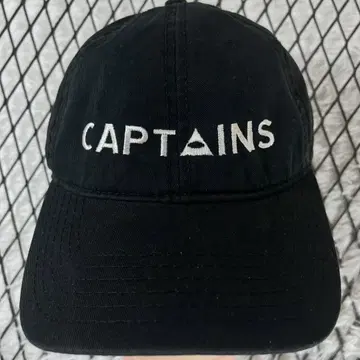 CAPTAINS HELM 로고 캡