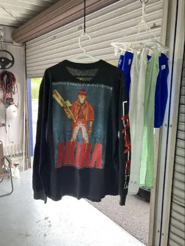 AKIRA 카네다 티셔츠 롱티