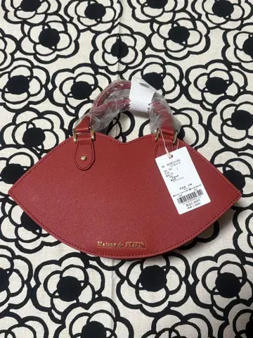 Maison de FLEUR 립 모티브 백