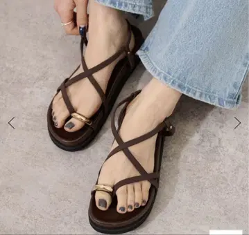 저널 스탠다드 크로스 스트랩 플랫폼 샌들