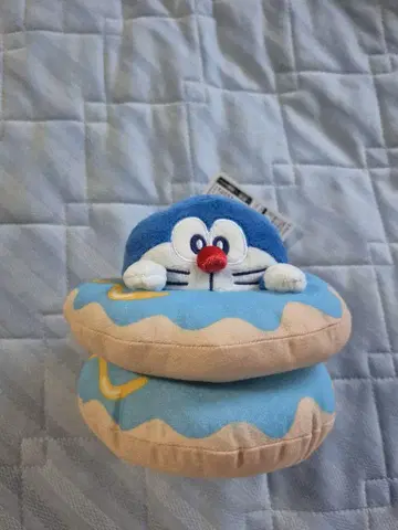 도라에몽 도넛 모양 봉제 인형