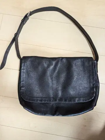마니우노 숄더백