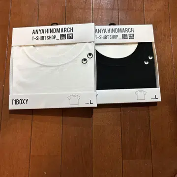 유니클로 안야 힌드마치 박스 티 세트