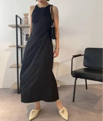 HANNE 완판템 나일론 스티치 민소매 원피스