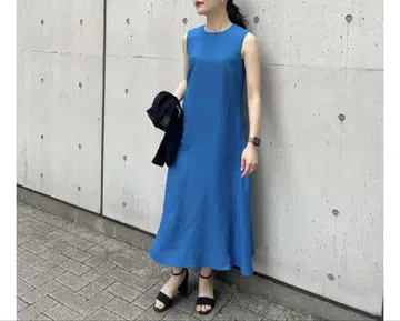 BLENHEIM 블렌하임 린넨 라이크 플레어 절개 원피스