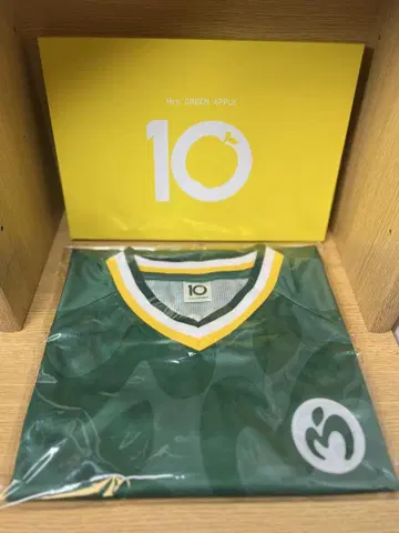 미세스 그리 애플 "10"게임 셔츠