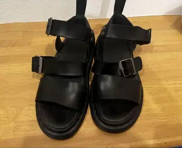 Dr.Martens GRYPHON 스트랩 샌들