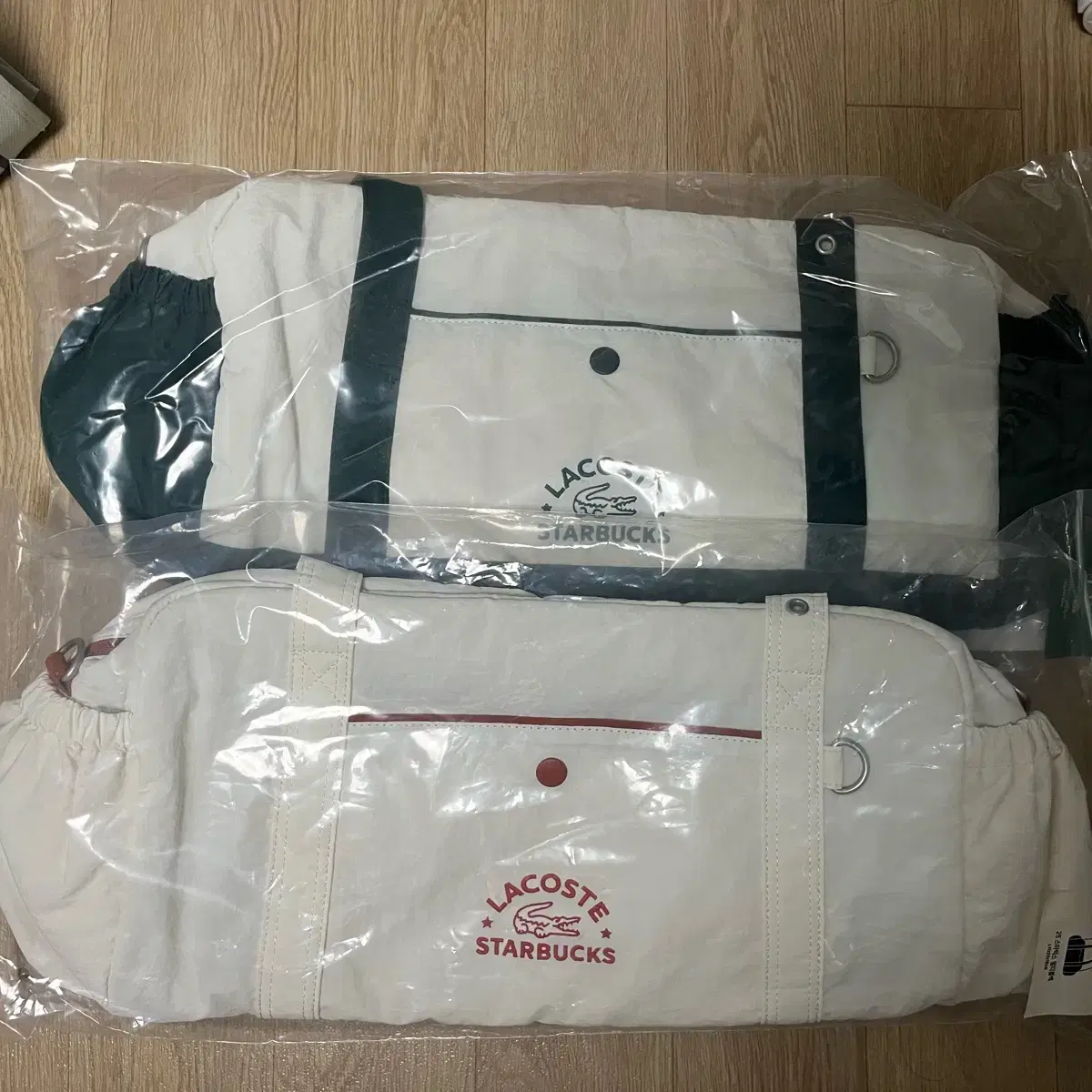 ショルダーバッグ・ポシェット Starbucks x Lacoste Multiple Bag 2COLORS ☀️ STARBUCKS X LACOSTE Summer Limited Edition