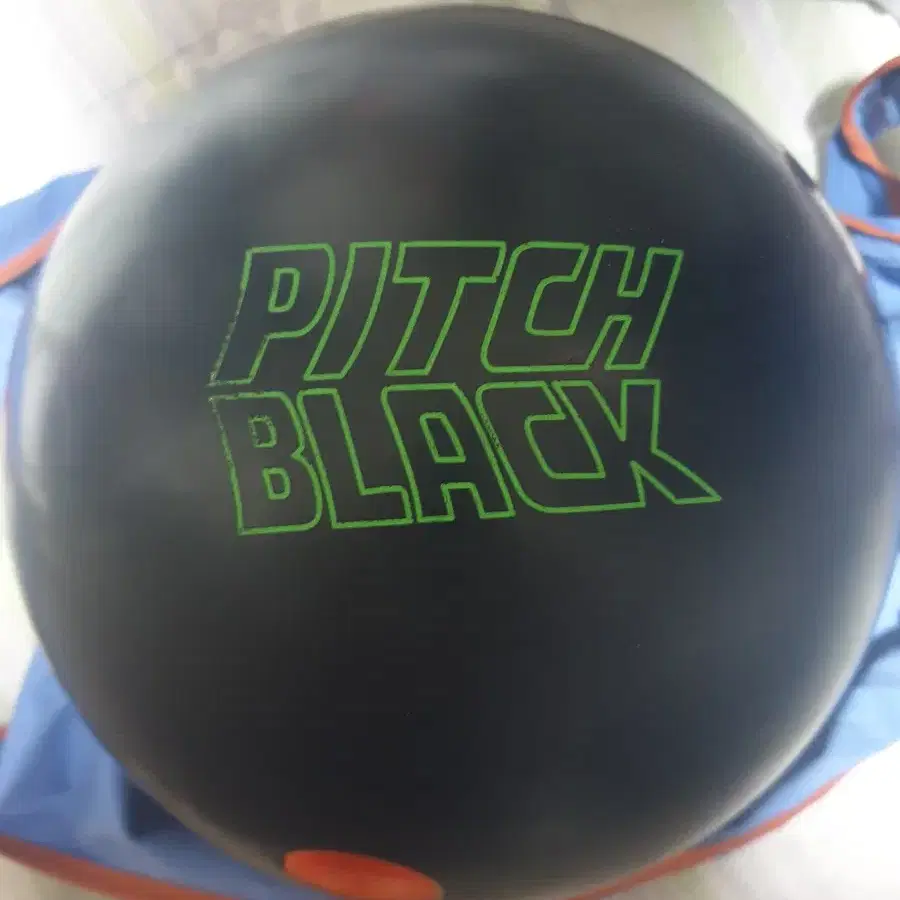 【美品】storm Pitch Black 15ポンド Storm Pitch Black Bowling Ball + FREE SHIPPING - BowlersMart.com