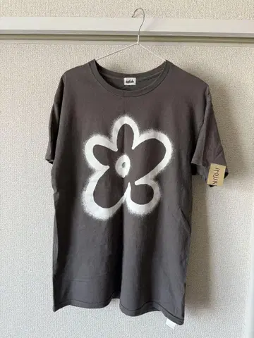 이로지카케 이미 티셔츠 (그레이)