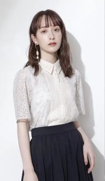 질스튜어트 플랜트 다이 레이스 블라우스